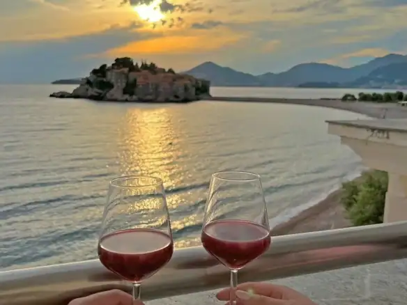 Izdavanje: Dvosoban stan – Sveti Stefan, Budva — fotografija 8
