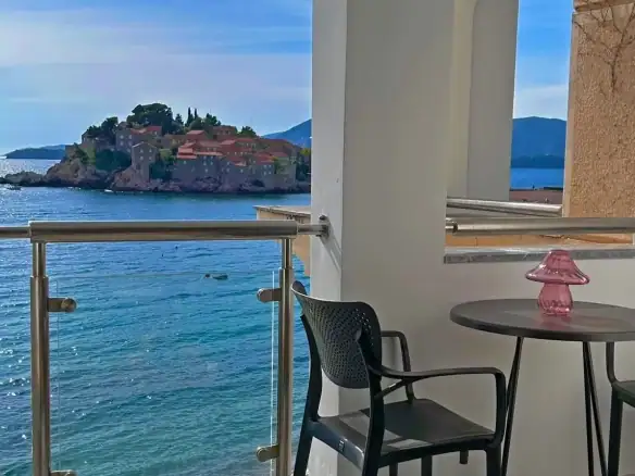 Izdavanje: Dvosoban stan – Sveti Stefan, Budva — fotografija 9