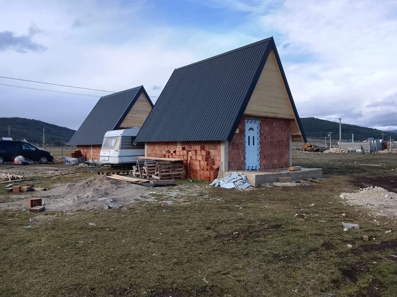 Plac-sa-dvije-vikendice-u-sivoj-fazi-Zabljak-1 Plac 80 m² – Žabljak — fotografija 2
