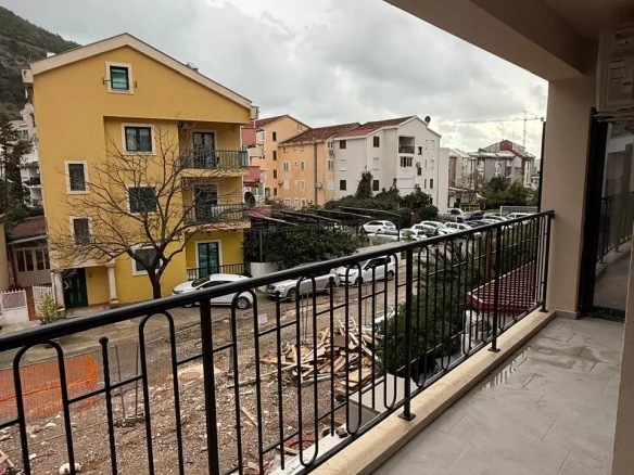 Trosoban stan 115 m² – Budva — fotografija 5