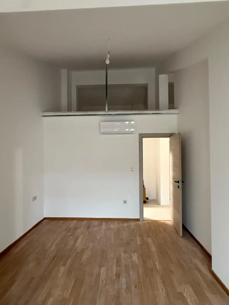 Jednosoban-stan-sa-galerijom-u-novogradnji-Adok-Budva-2 Jednosoban stan 70 m² – Budva — fotografija 3