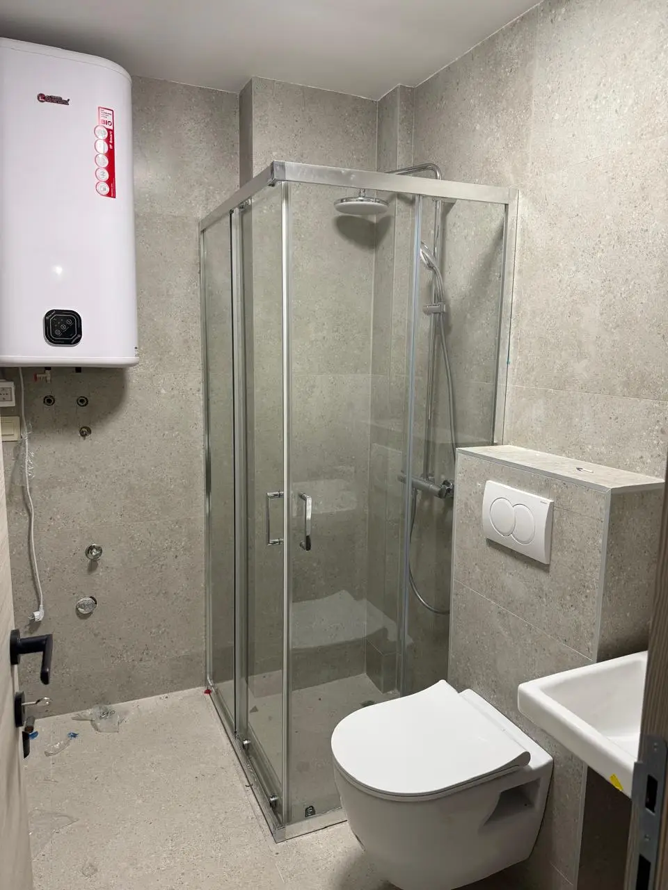 Jednosoban-stan-sa-galerijom-u-novogradnji-Adok-Budva-5 Jednosoban stan 70 m² – Budva — fotografija 6