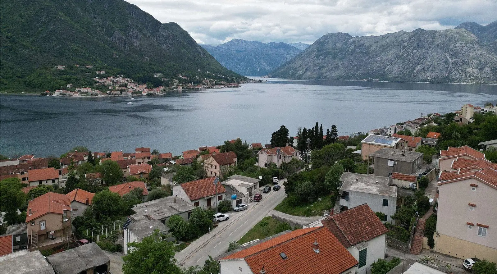 Urbanizovani-placevi-u-Dobroti-Kotor-3 Plac – Dobrota, Kotor — fotografija 4