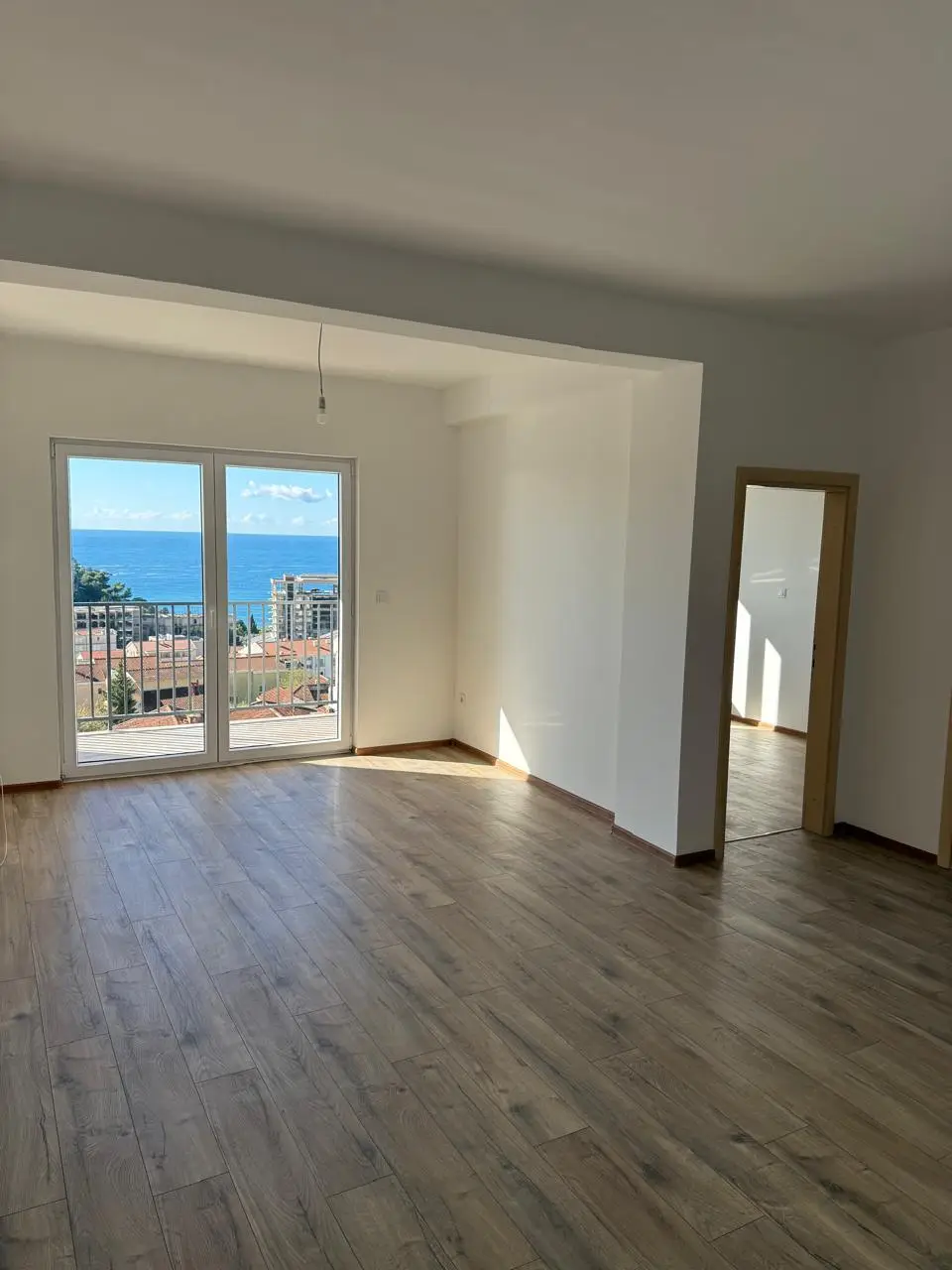 Dvosoban-stan-sa-pogledom-na-more-u-Petrovcu-Budva-6 Dvosoban stan 54 m² – Petrovac, Budva — fotografija 7