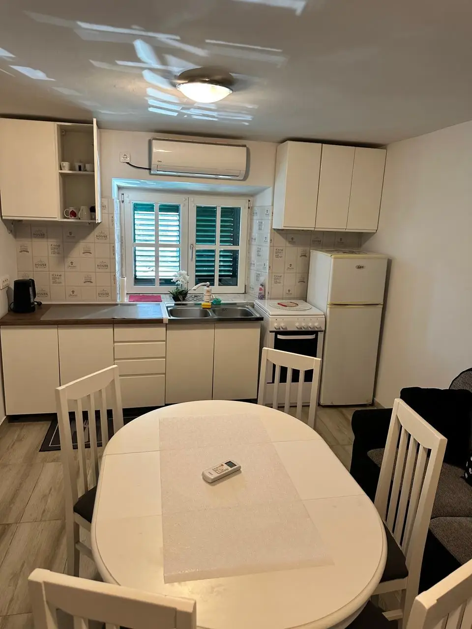 Jednosoban-stan-u-Radovicima-Tivat-4 Jednosoban stan 39 m² – Radovići, Tivat — fotografija 5