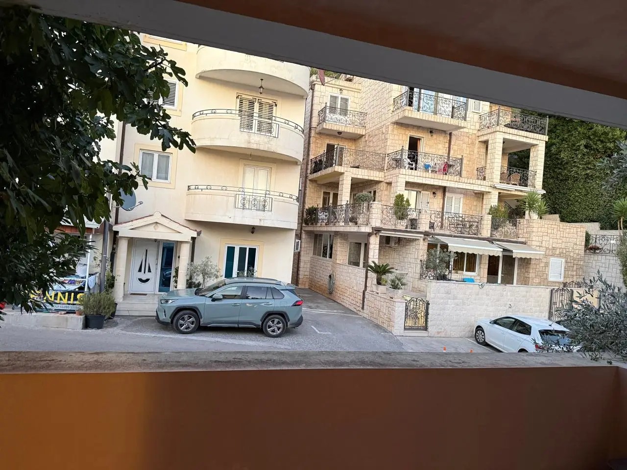 Jednosoban-stan-u-naselju-Sumet-Sveti-Stefan-Budva-2 Jednosoban stan 38 m² – Sveti Stefan, Budva — fotografija 3