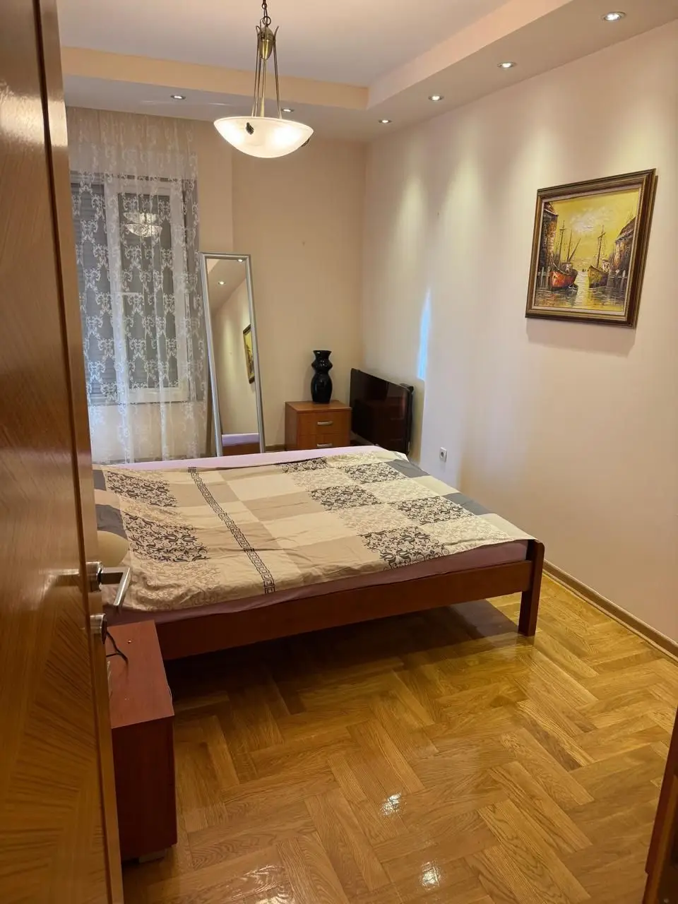 Izdavanje: Dvosoban stan 75 m² – Bar — fotografija 2