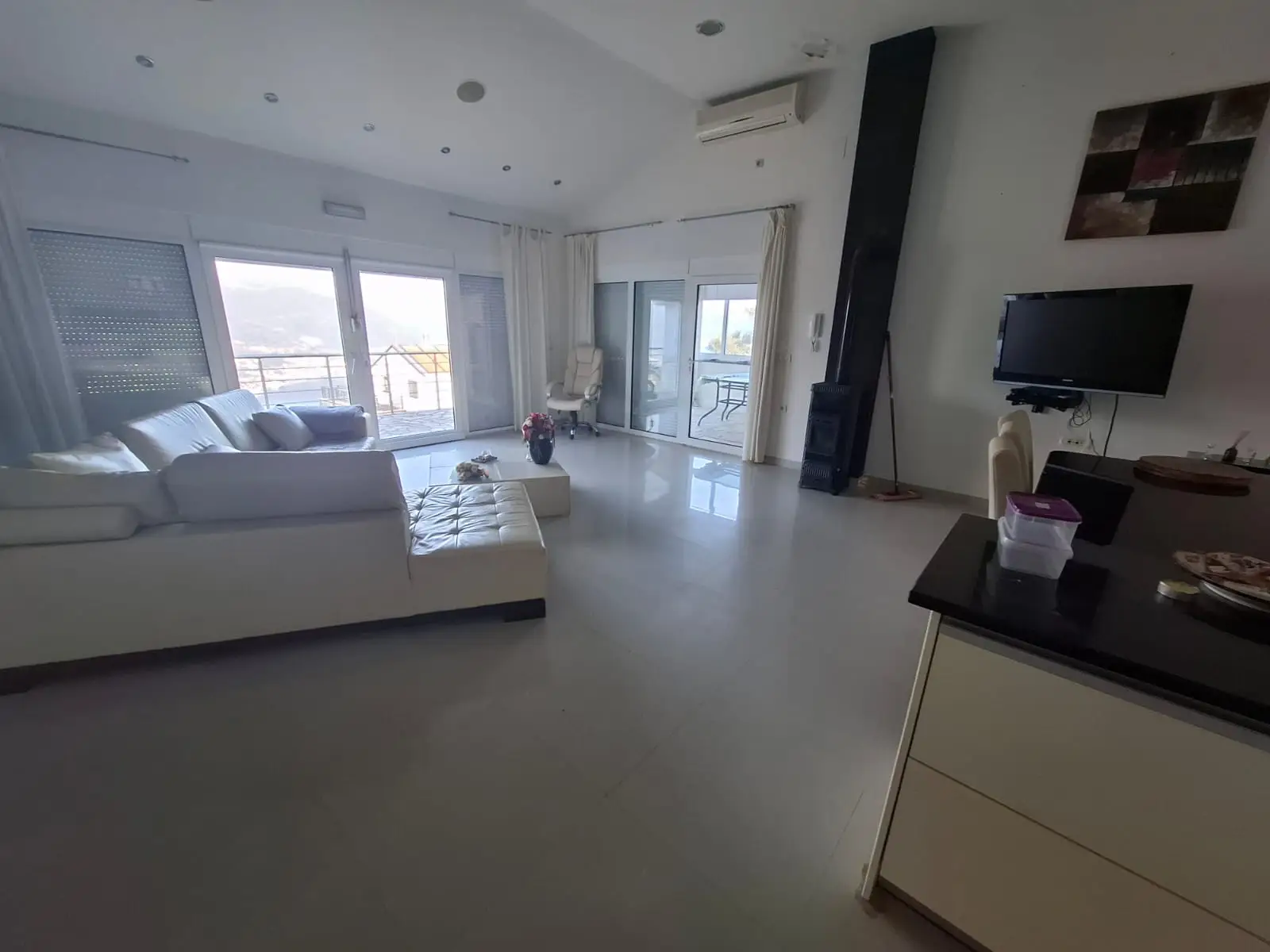 Dvospratna-kuca-sa-bazenom-na-Lustici-2 Kuća 130 m² – Luštica — fotografija 3