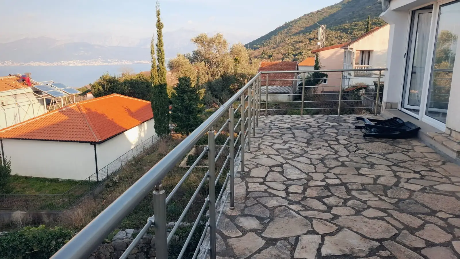 Dvospratna-kuca-sa-bazenom-na-Lustici-9 Kuća 130 m² – Luštica — fotografija 10