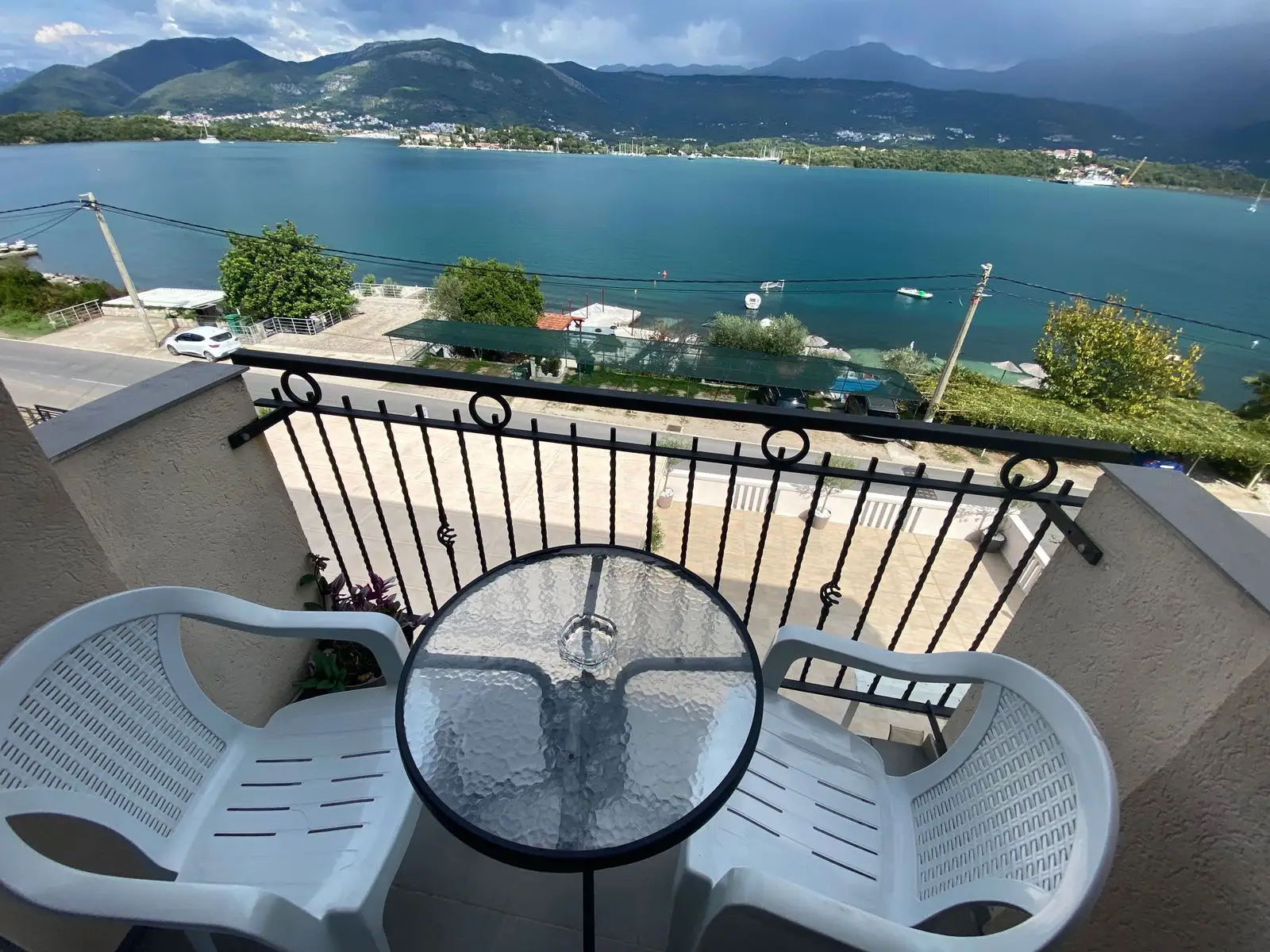 Hotel-na-obali-mora-u-DJurasevicima-Tivat-2 Hotel 400 m² – Đuraševići, Tivat — fotografija 3