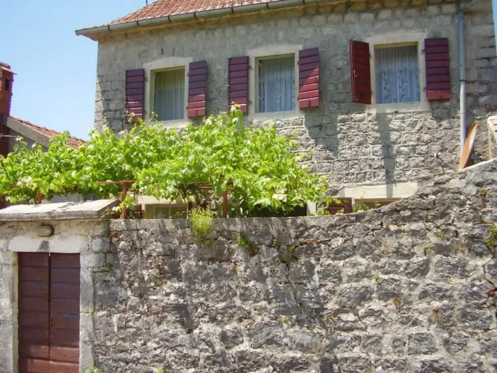 Kamena-kuca-sa-maslinjakom-u-naselju-Podi-Herceg-Novi-1 Kuća 149 m² – Podi, Herceg Novi — fotografija 2