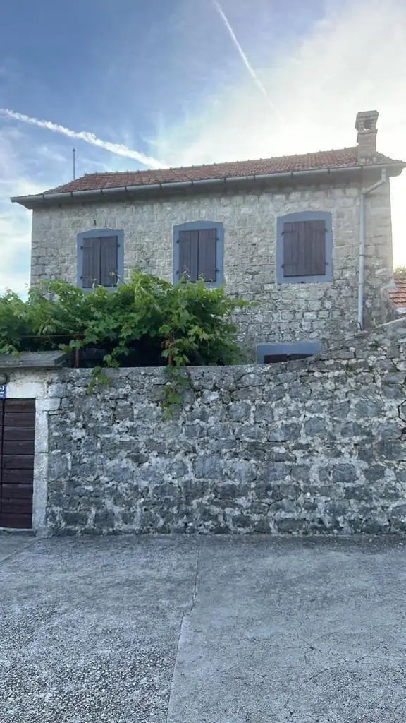 Kamena-kuca-sa-maslinjakom-u-naselju-Podi-Herceg-Novi-4 Kuća 149 m² – Podi, Herceg Novi — fotografija 5