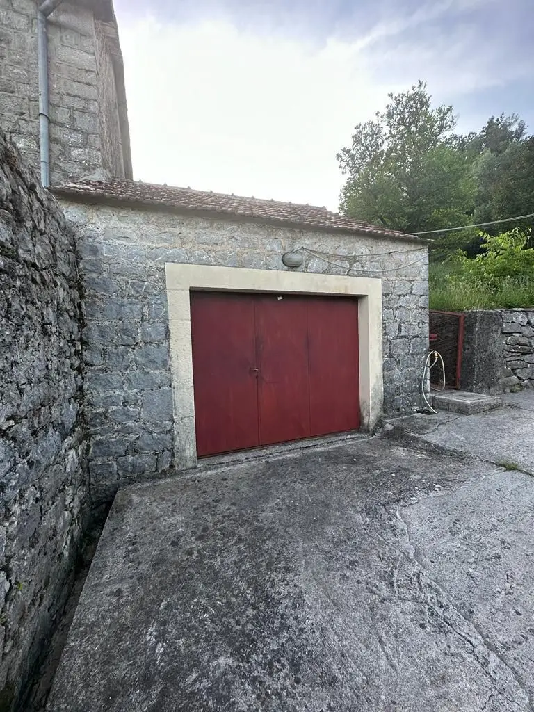 Kamena-kuca-sa-maslinjakom-u-naselju-Podi-Herceg-Novi-7 Kuća 149 m² – Podi, Herceg Novi — fotografija 8