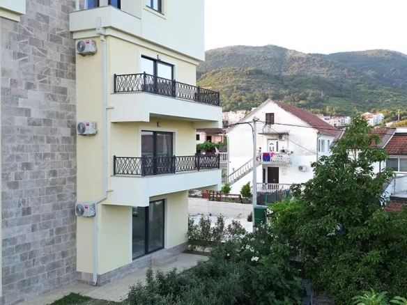 Jednosoban stan 49 m² – Tivat — fotografija 2