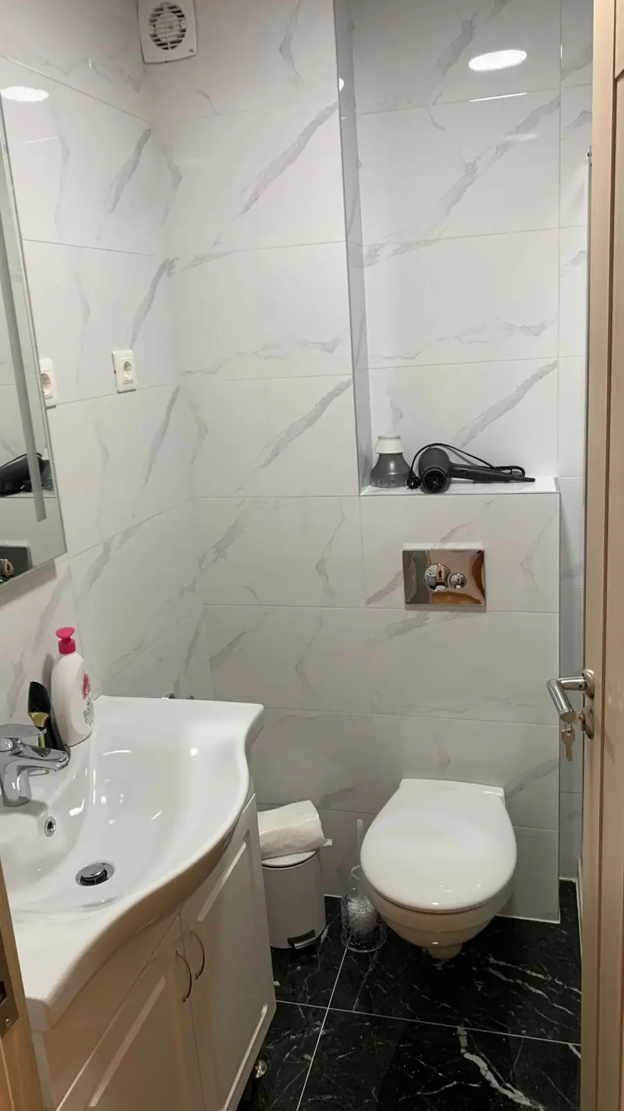 Dvosoban-stan-sa-pogledom-na-more-u-Becicima-Budva-6 Dvosoban stan 59 m² – Bečići, Budva — fotografija 7