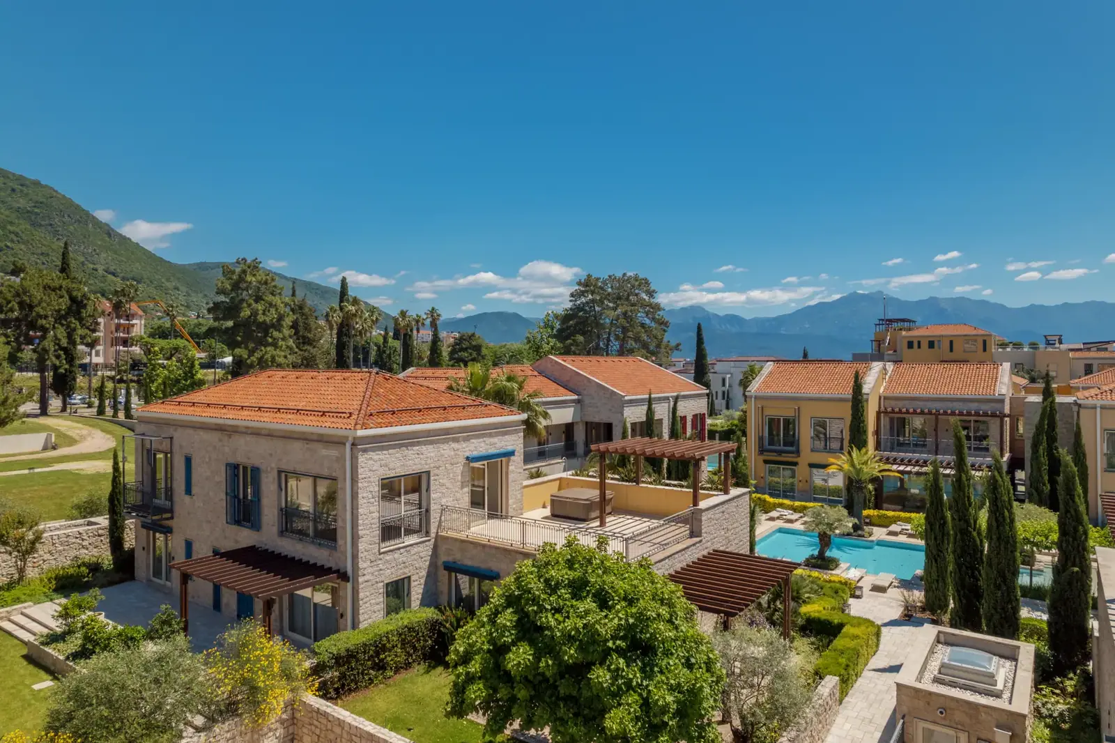 Dvosoban-stan-sa-terasom-u-Kumboru-Herceg-Novi-2 Dvosoban stan 130 m² – Kumbor, Herceg Novi — fotografija 3