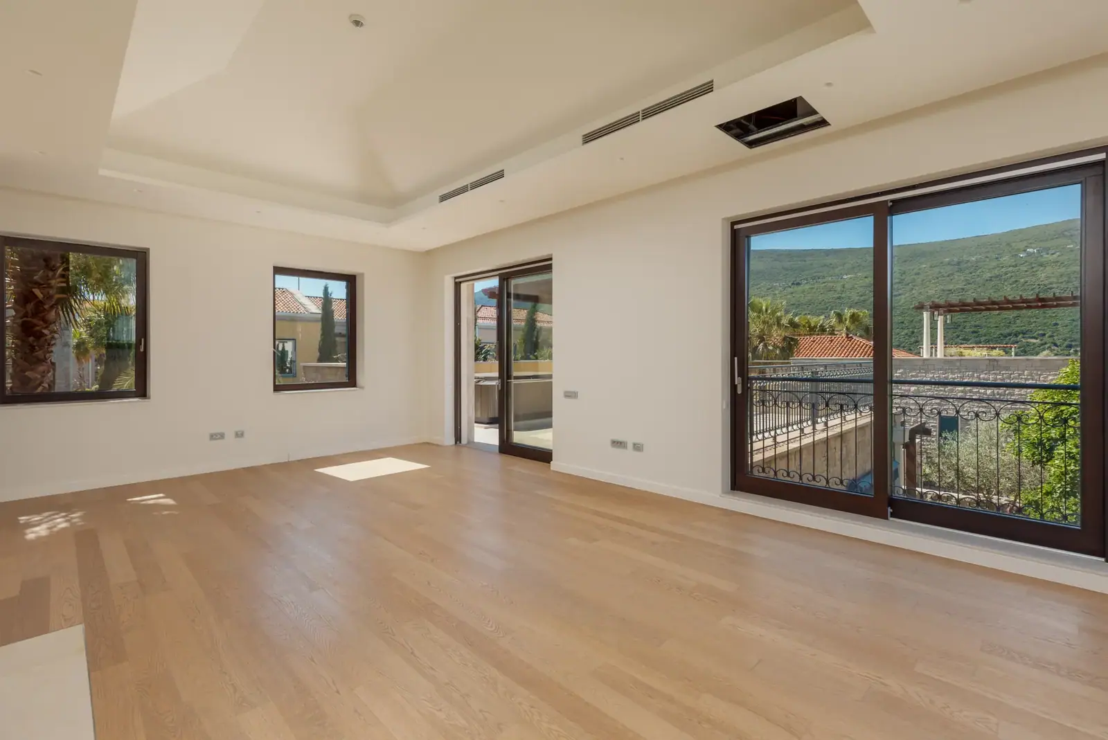 Dvosoban-stan-sa-terasom-u-Kumboru-Herceg-Novi-9 Dvosoban stan 130 m² – Kumbor, Herceg Novi — fotografija 10