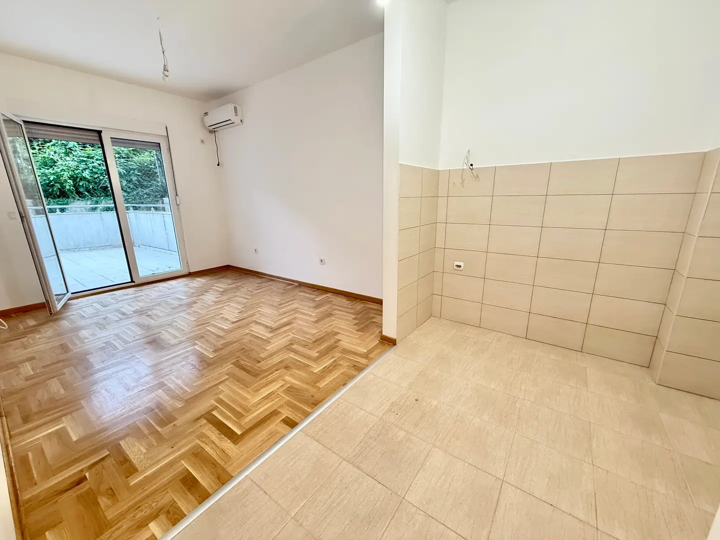 Jednosoban-stan-sa-terasom-u-Budvi-3 Jednosoban stan 39 m² – Budva — fotografija 4