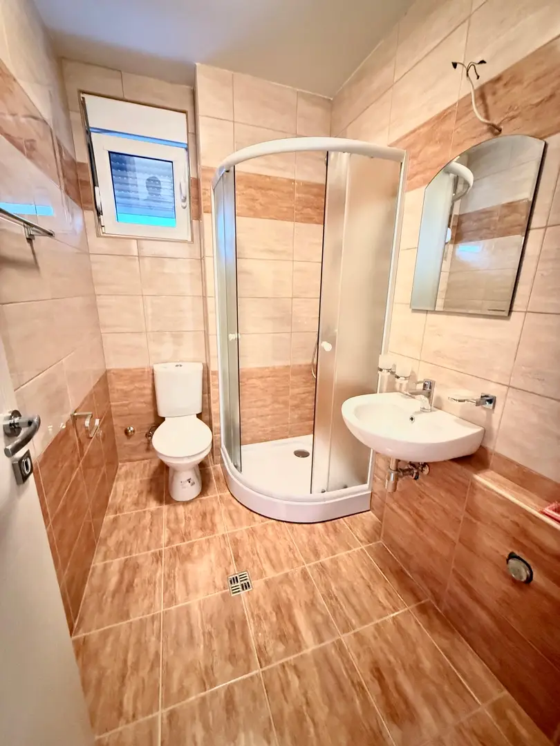 Jednosoban-stan-sa-terasom-u-Budvi-7 Jednosoban stan 39 m² – Budva — fotografija 8