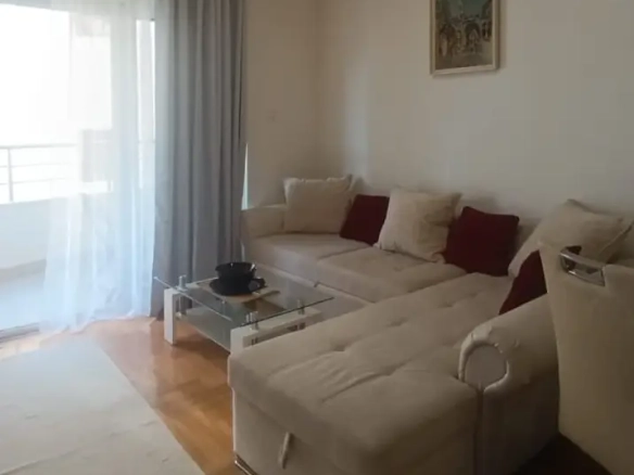 Jednosoban opremljen stan u Budvi
