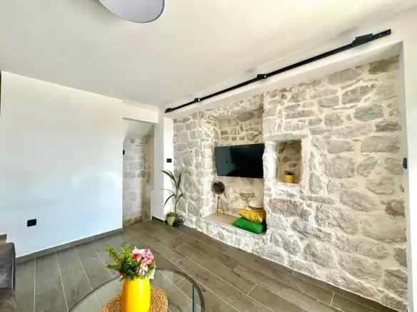 Izdavanje: Kuća 80 m² – Kuljače, Budva — fotografija 5
