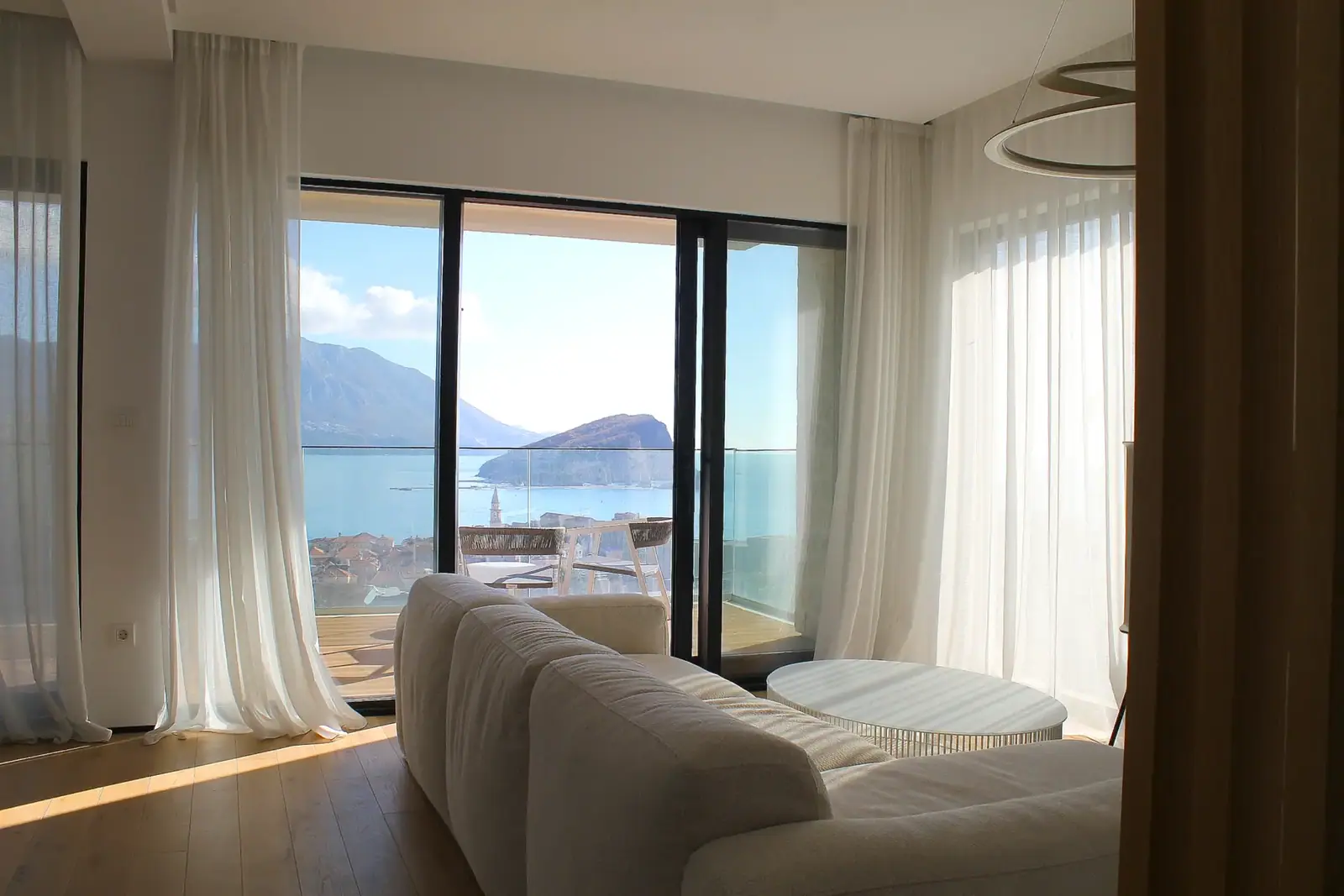 Trosoban-stan-sa-pogledom-na-more-Komosevina-Budva-5 Trosoban stan 125 m² – Komoševina, Budva — fotografija 6