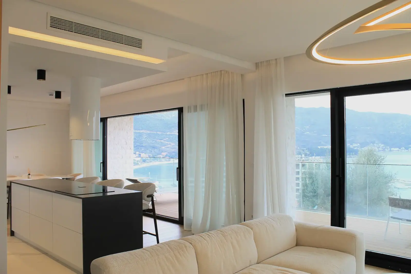 Trosoban-stan-sa-pogledom-na-more-Komosevina-Budva-6 Trosoban stan 125 m² – Komoševina, Budva — fotografija 7
