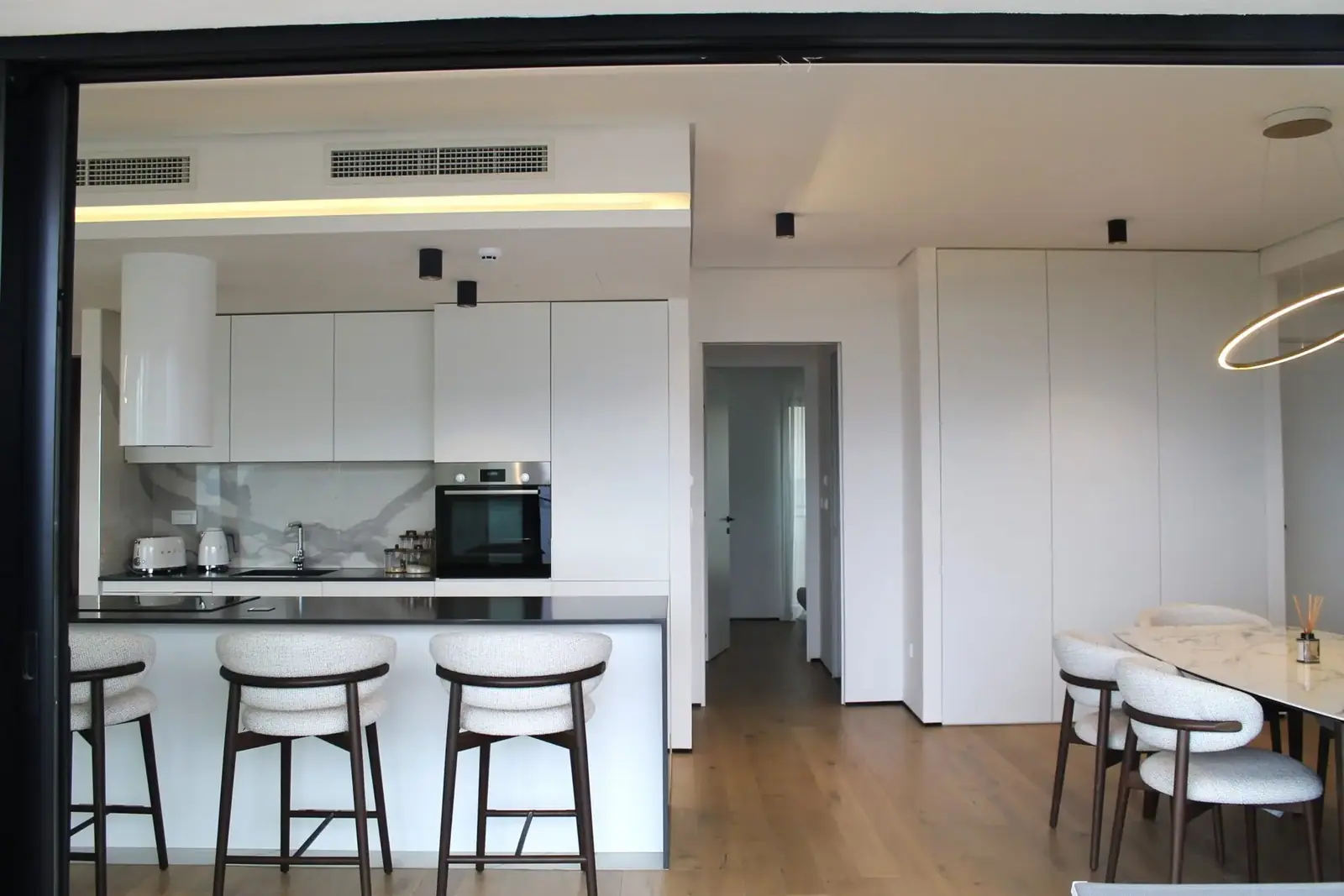Trosoban-stan-sa-pogledom-na-more-Komosevina-Budva-8 Trosoban stan 125 m² – Komoševina, Budva — fotografija 9
