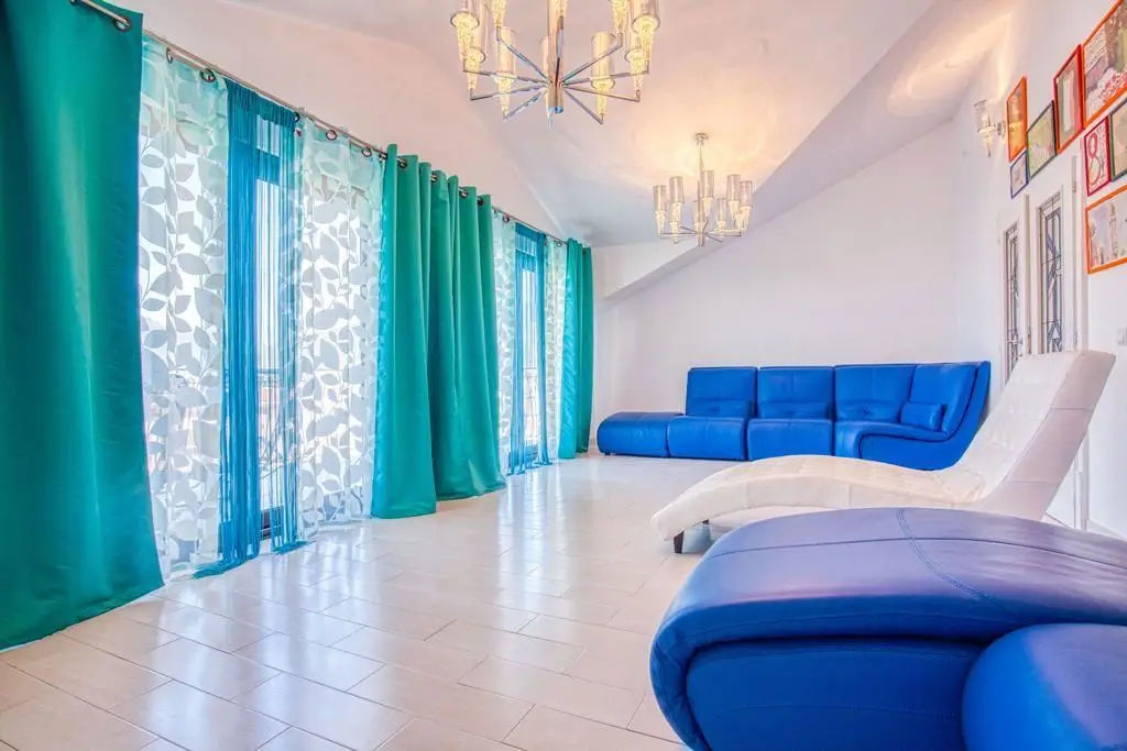 Cetvorospratna-vila-sa-pogledom-na-more-Potkosljun-Budva-4 Kuća 358 m² – Budva — fotografija 5