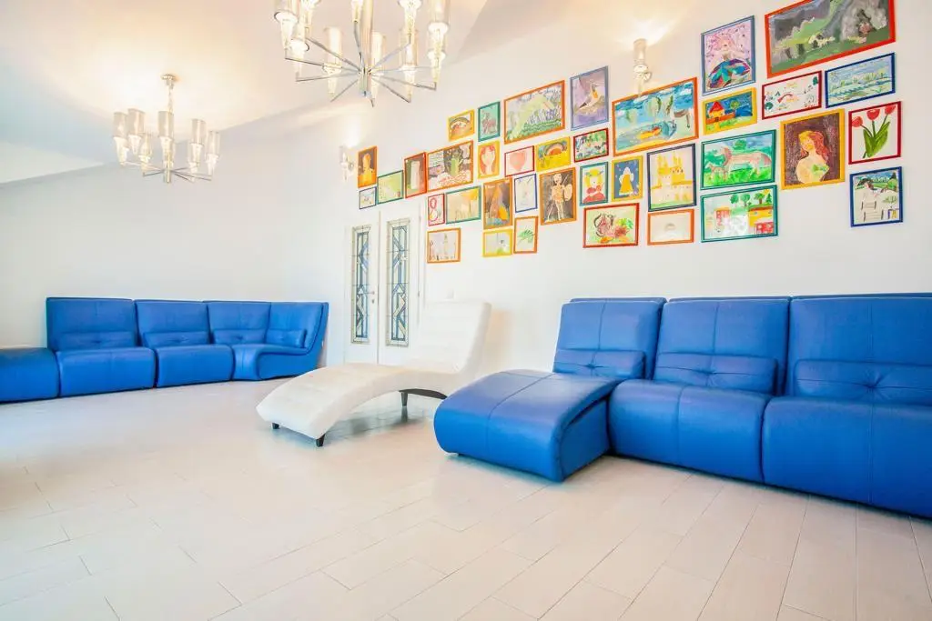 Cetvorospratna-vila-sa-pogledom-na-more-Potkosljun-Budva-6 Kuća 358 m² – Budva — fotografija 7