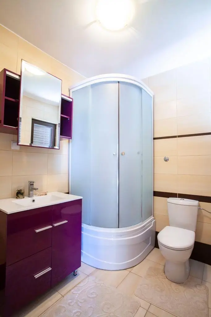 Cetvorospratna-vila-sa-pogledom-na-more-Potkosljun-Budva-9 Kuća 358 m² – Budva — fotografija 10