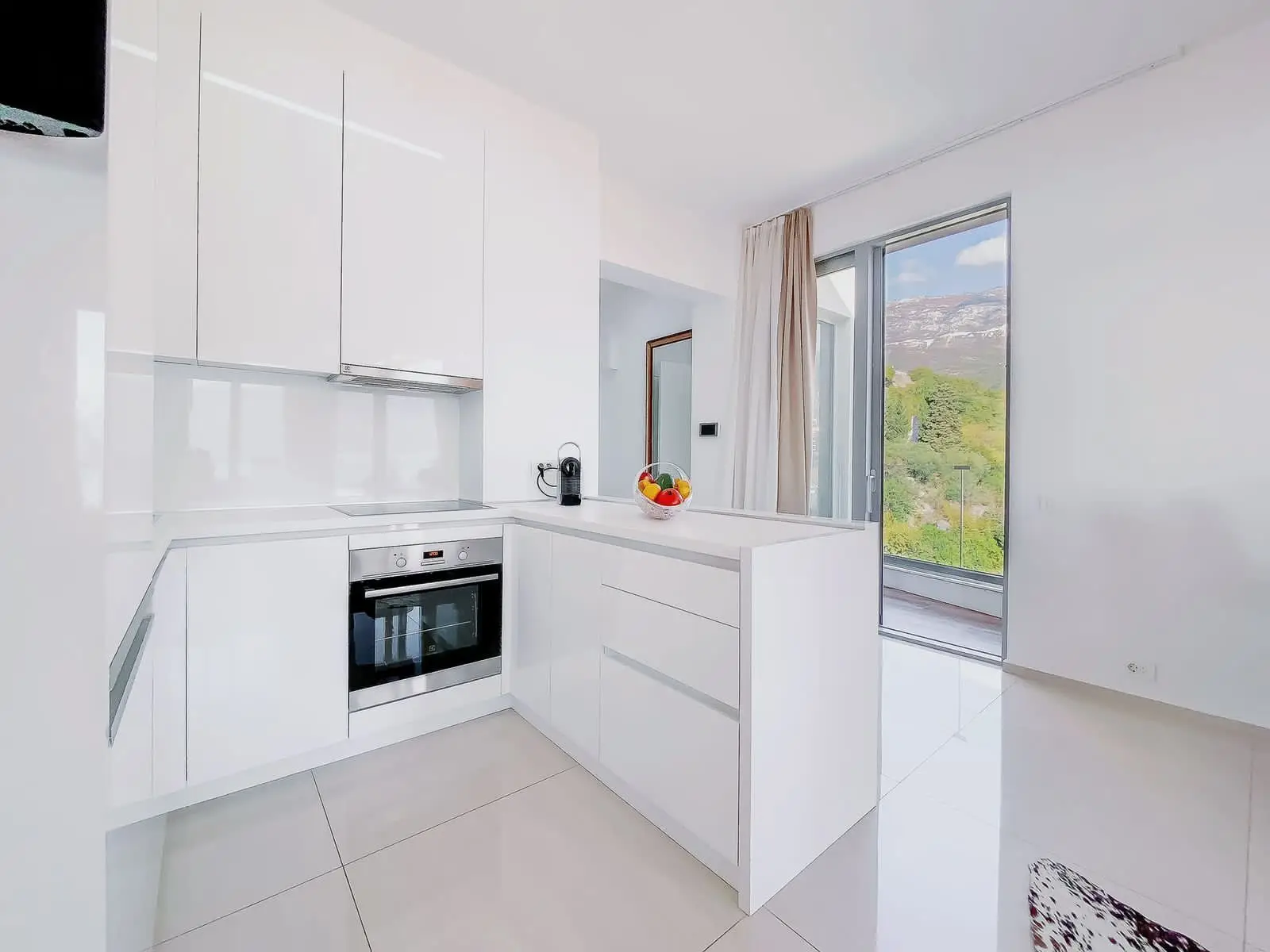 Dvosoban-stan-sa-pogledom-na-more-u-Boretima-Budva-2 Dvosoban stan 58 m² – Boreti, Budva — fotografija 3