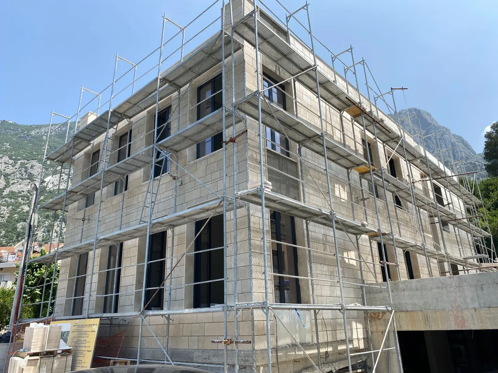 Dvosoban-stan-na-obali-mora-u-Dobroti-Kotor Dvosoban stan na obali mora u Dobroti