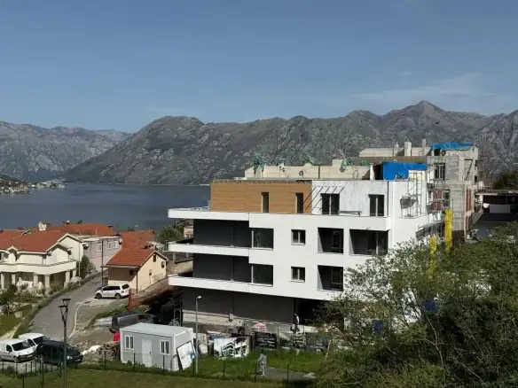 Dvosoban stan 51 m² – Dobrota, Kotor — fotografija 2