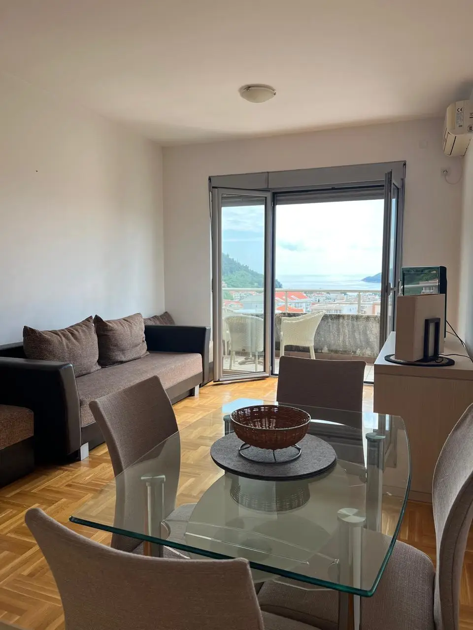 Izdavanje: Jednosoban stan 43 m² – Lazi, Budva — fotografija 2