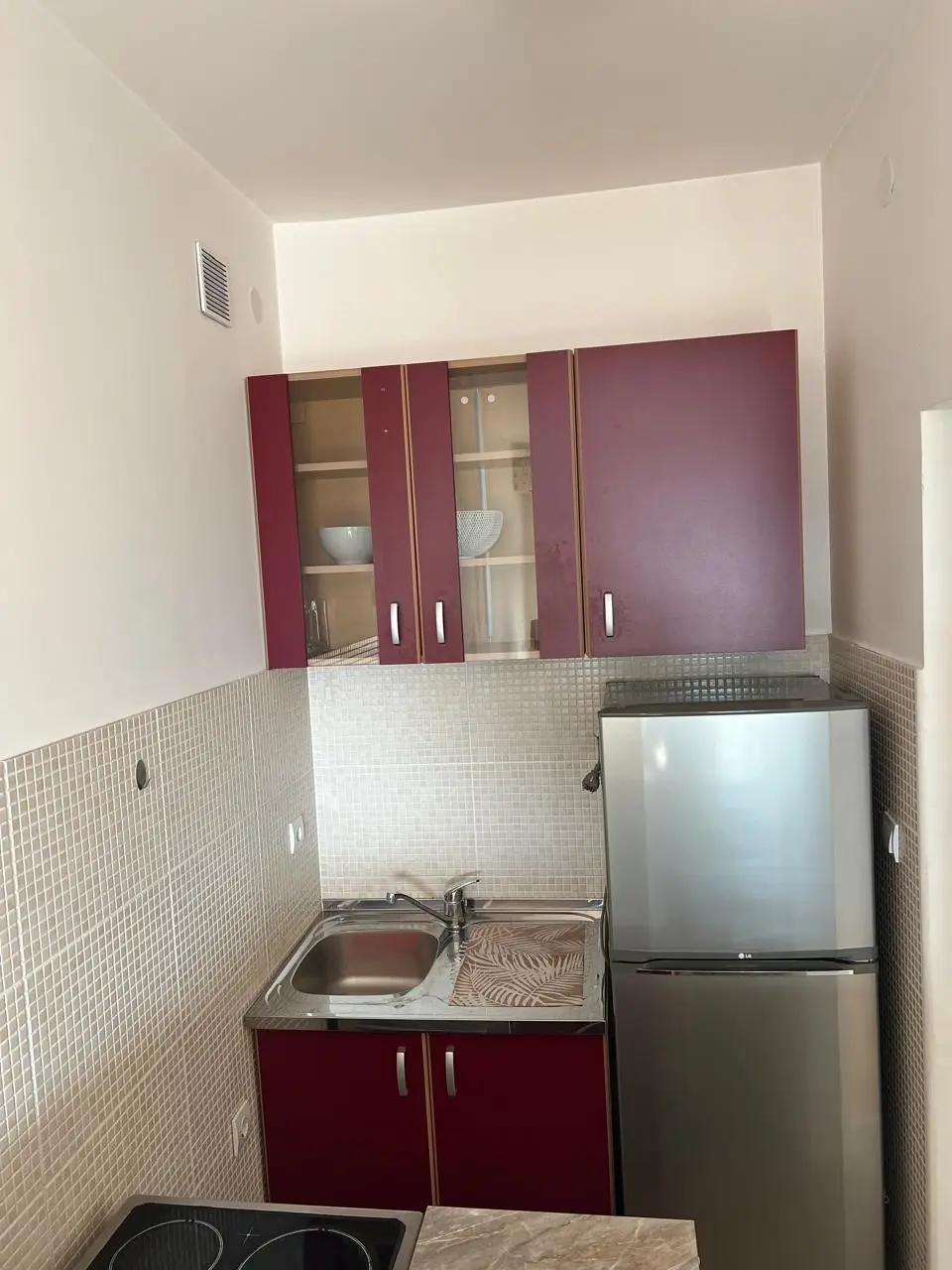Izdavanje: Jednosoban stan 43 m² – Lazi, Budva — fotografija 3