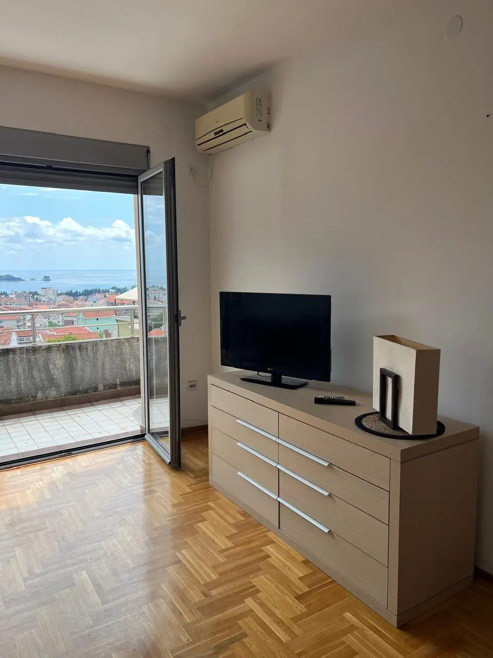 Izdavanje: Jednosoban stan 43 m² – Lazi, Budva — fotografija 7