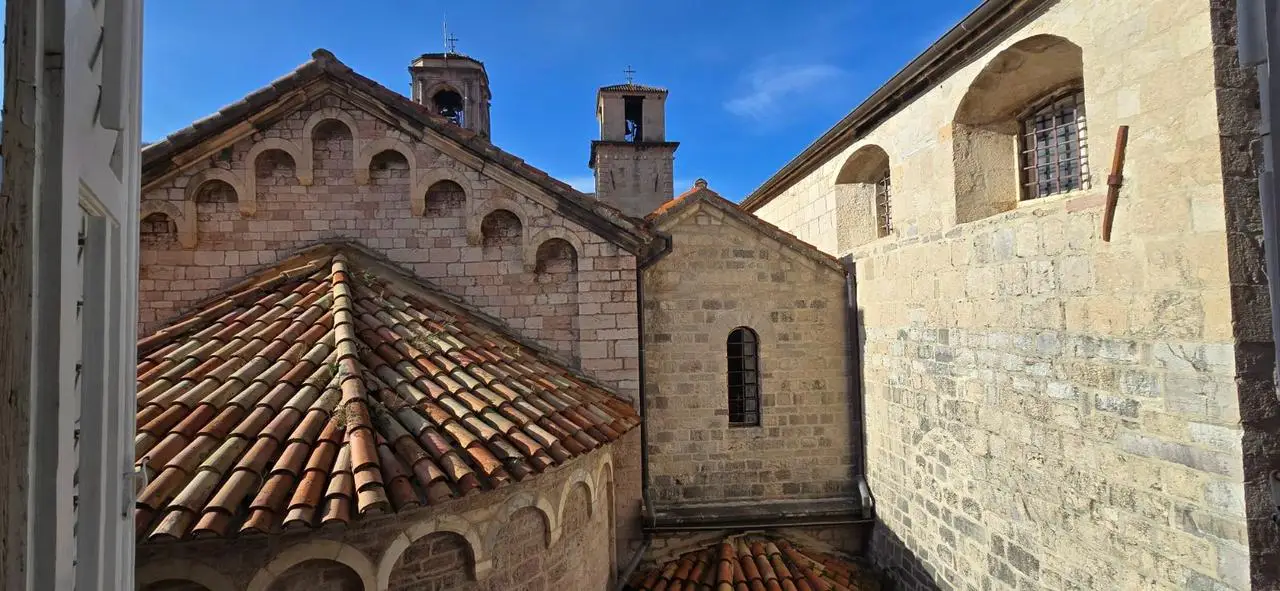Trosoban-stan-u-Starom-gradu-Kotor-8 Trosoban stan 72 m² – Kotor — fotografija 9