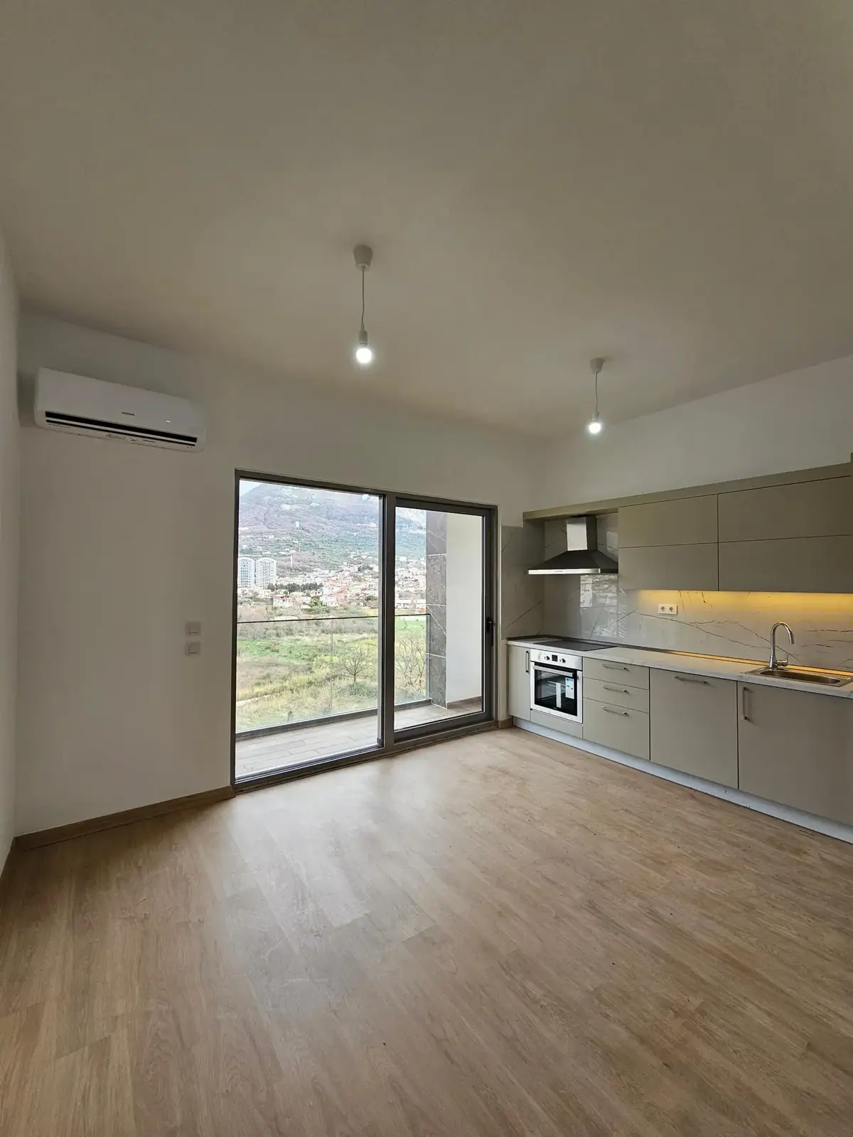 Dvosoban stan 36 m² – Bar — fotografija 6