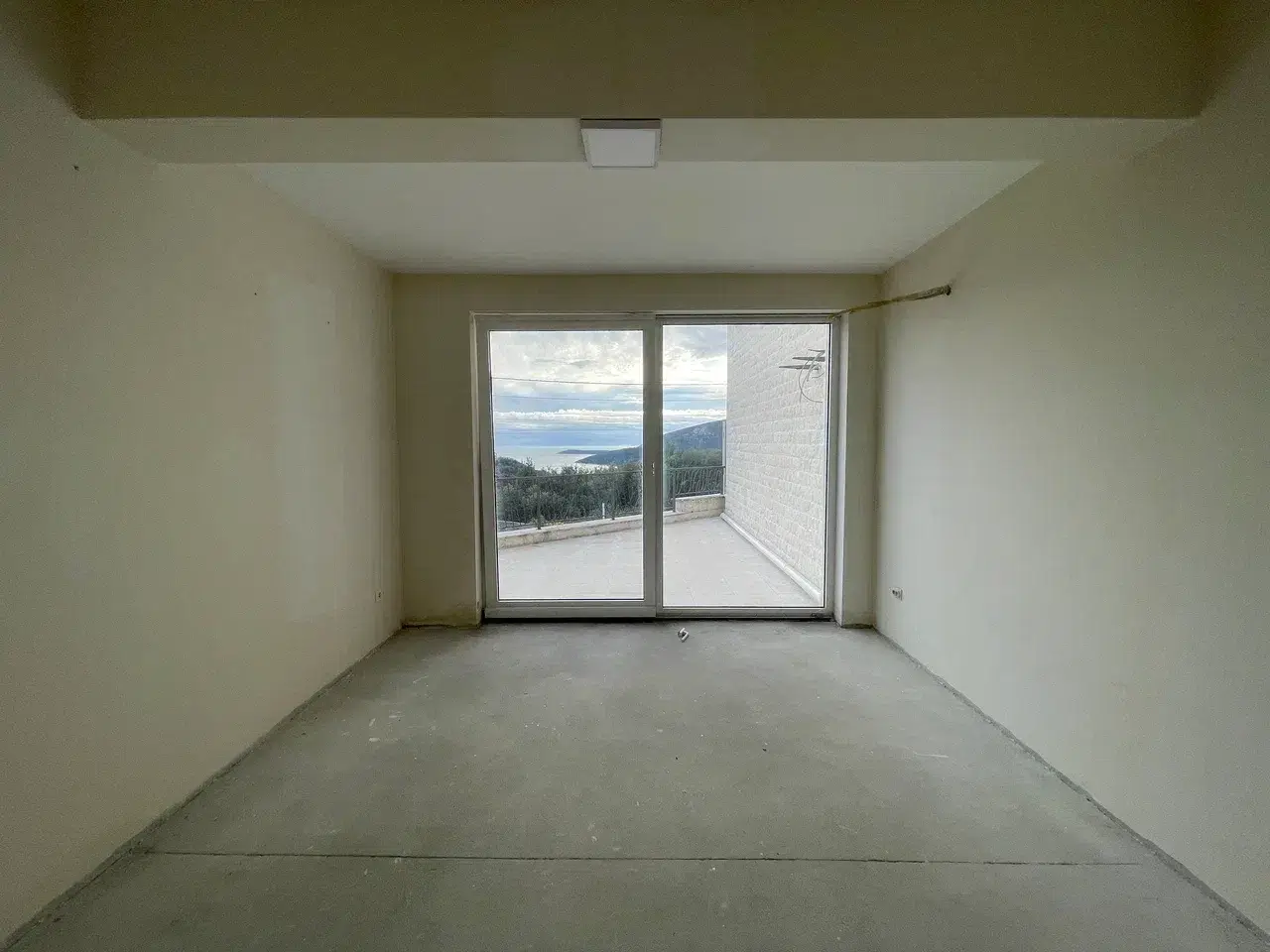 Trosoban-stan-sa-terasom-na-Topli-Herceg-Novi-3 Trosoban stan 103 m² – Topla, Herceg Novi — fotografija 4