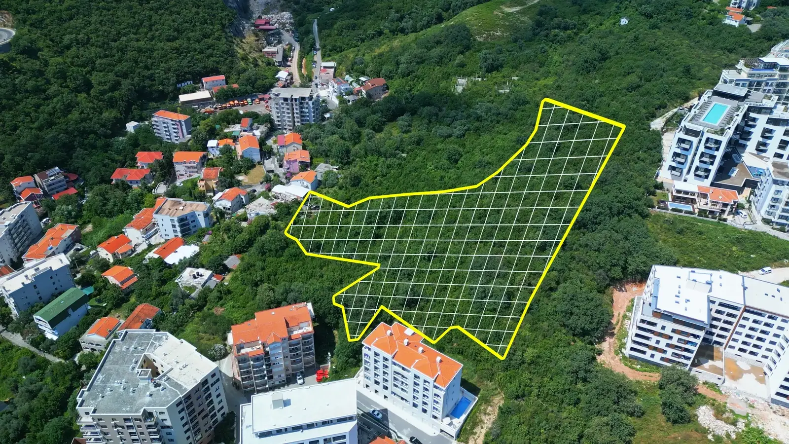 Urbanizovan-plac-sa-pogledom-na-more-u-Becicima-Budva-2 Plac – Bečići, Budva — fotografija 3