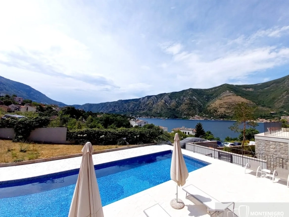 Dvosoban stan 78 m² – Dobrota, Kotor — fotografija 2