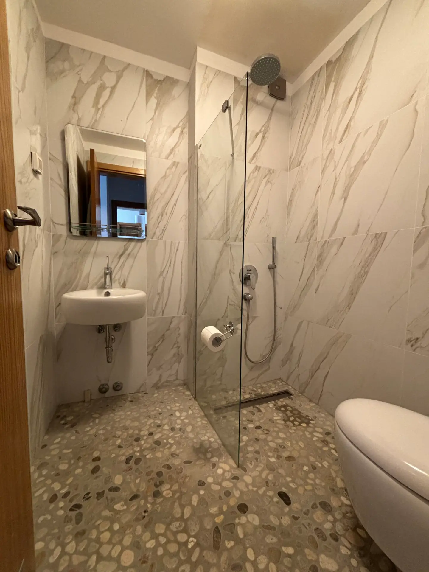 Dvosoban-stan-sa-terasom-u-Dobroti-Kotor-8 Dvosoban stan 78 m² – Dobrota, Kotor — fotografija 9