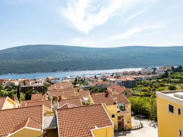 Dvosoban stan 69 m² – Đenovići, Herceg Novi — fotografija 3