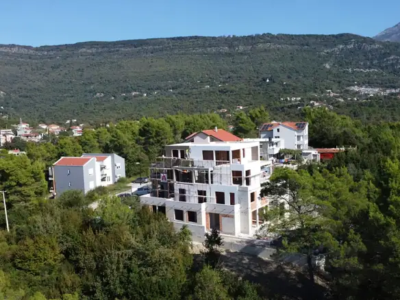 Dvosoban stan 90 m² – Tivat — fotografija 2