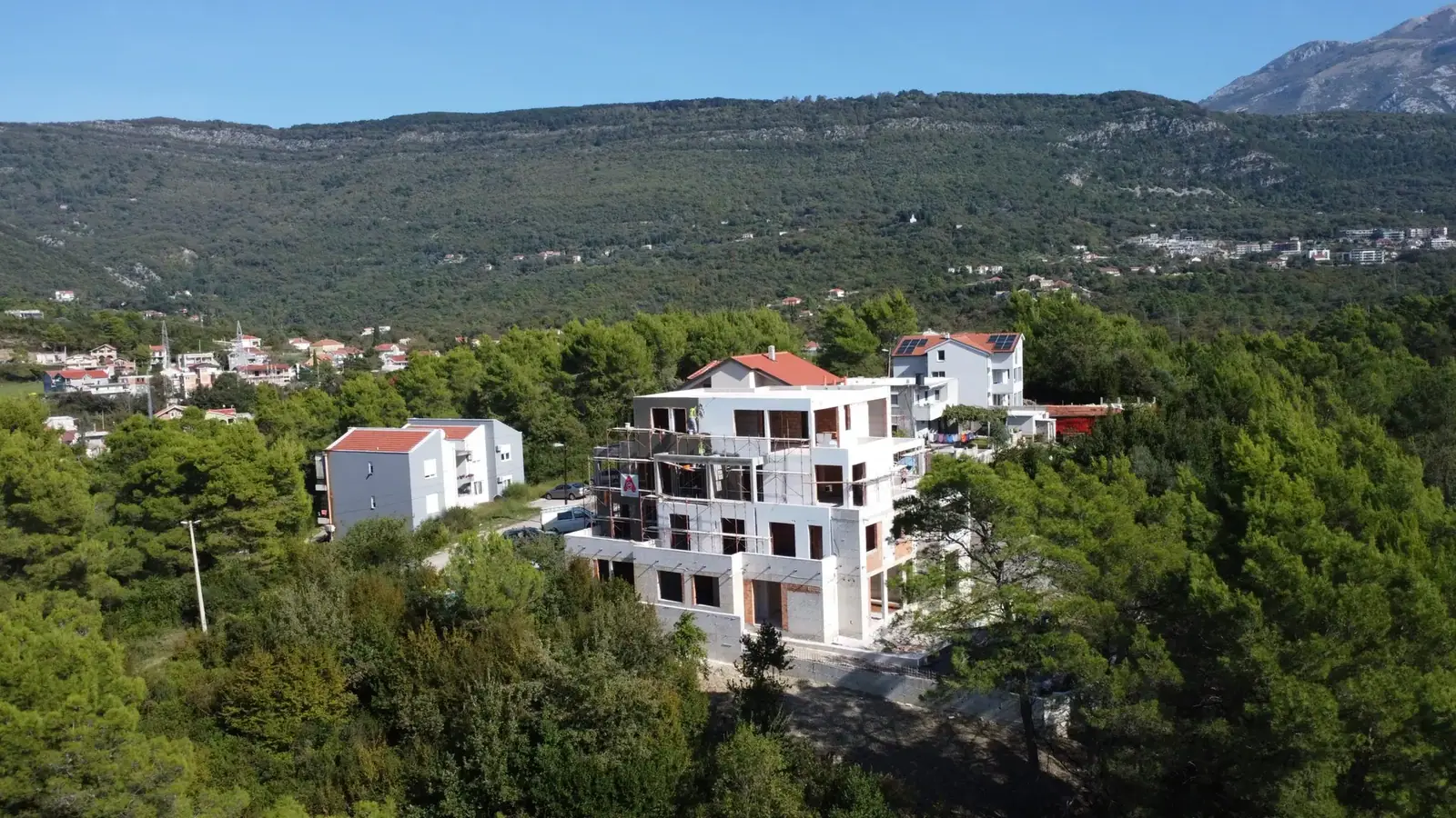 Dvosoban-stan-sa-terasom-i-pogledom-na-more-Tivat-1 Dvosoban stan 90 m² – Tivat — fotografija 2