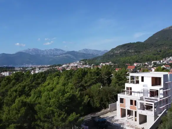 Dvosoban stan 90 m² – Tivat — fotografija 3