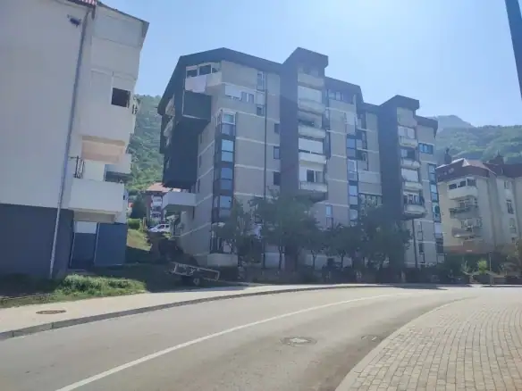 Dvosoban stan u centru Plužina