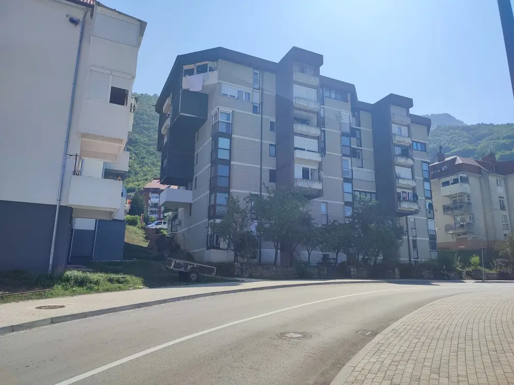 Dvosoban-stan-u-centru-Pluzina Dvosoban stan u centru Plužina