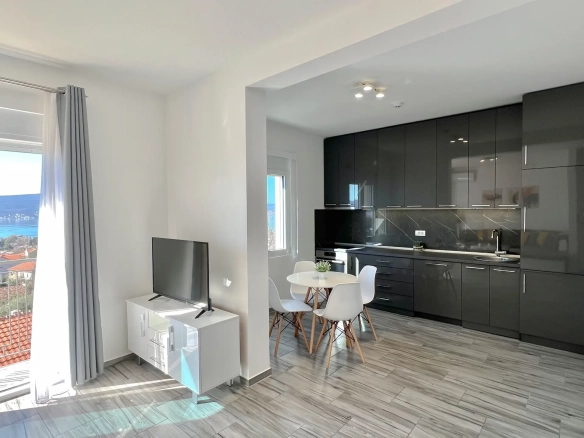 Dvosoban stan 55 m² – Tivat — fotografija 2